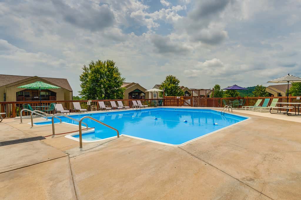 Walk to Table Rock Lake: Condo w/ Pool Access!