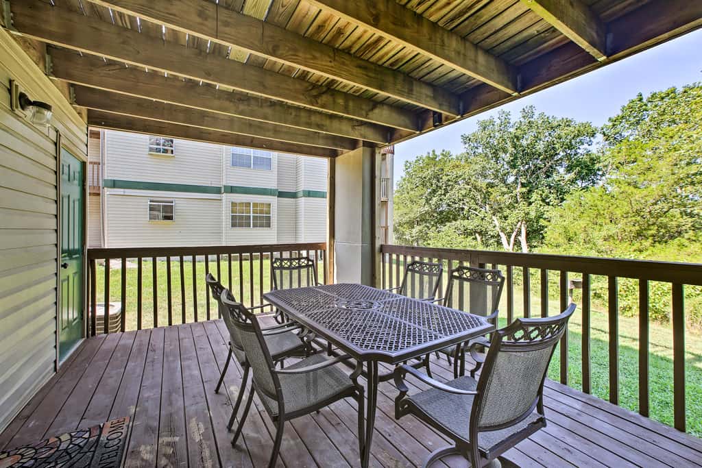 Walk to Table Rock Lake: Condo w/ Pool Access!