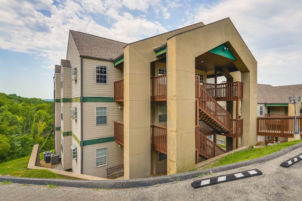 Walk to Table Rock Lake: Condo w/ Pool Access!