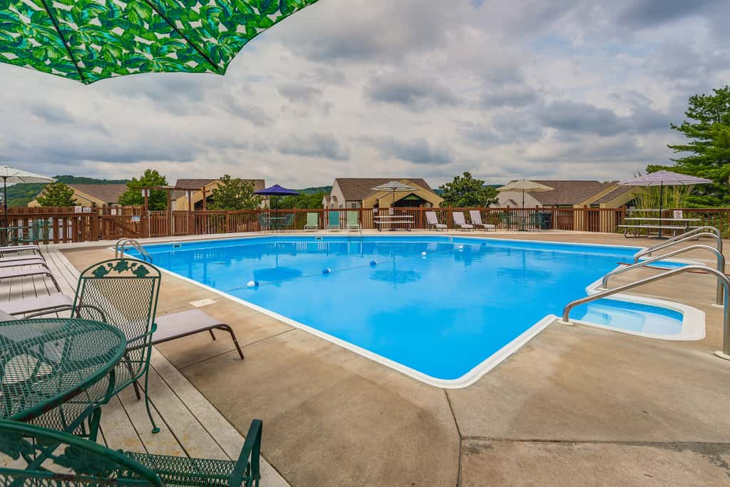 Walk to Table Rock Lake: Condo w/ Pool Access!