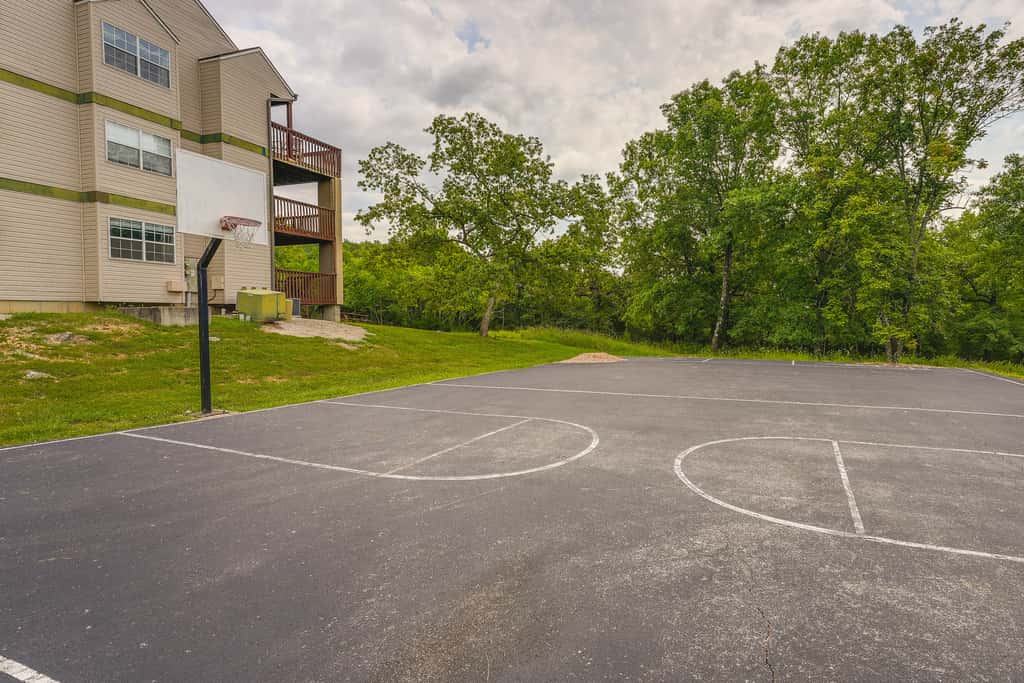 Walk to Table Rock Lake: Condo w/ Pool Access!