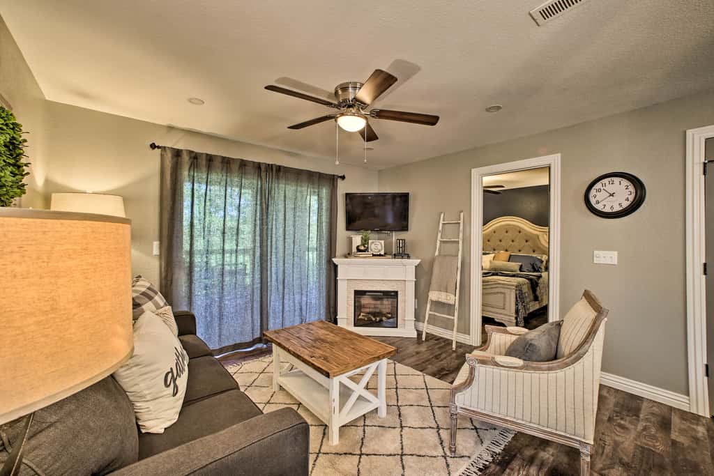 Walk to Table Rock Lake: Condo w/ Pool Access!