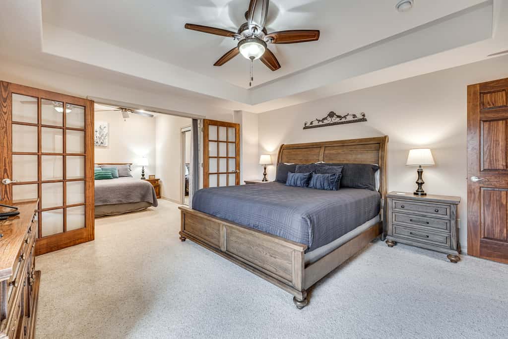 Relax Fireside: Branson West Gem w/ Hot Tub Access