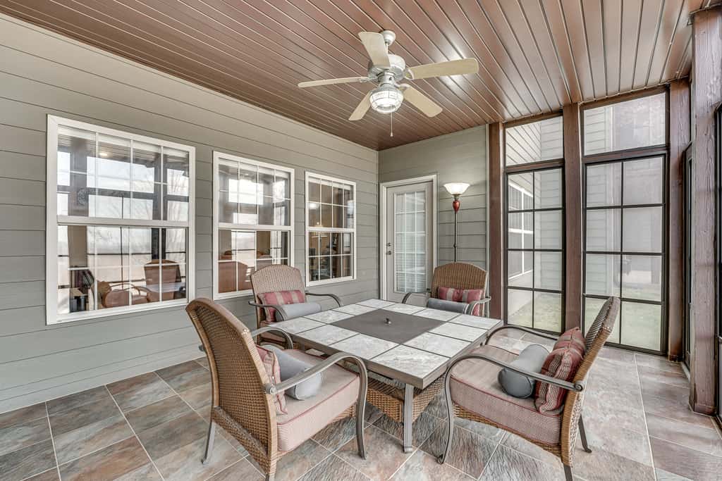Relax Fireside: Branson West Gem w/ Hot Tub Access