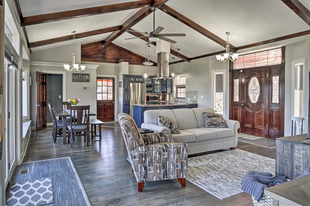 Pet-Friendly Branson Area Home: Hot Tub, Game Room