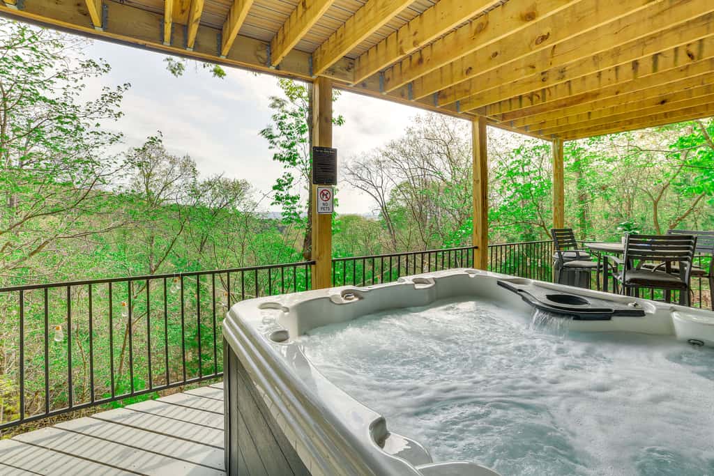 Pet-Friendly Branson Area Home: Hot Tub, Game Room