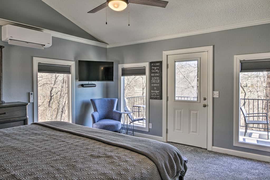 Pet-Friendly Branson Area Home: Hot Tub, Game Room