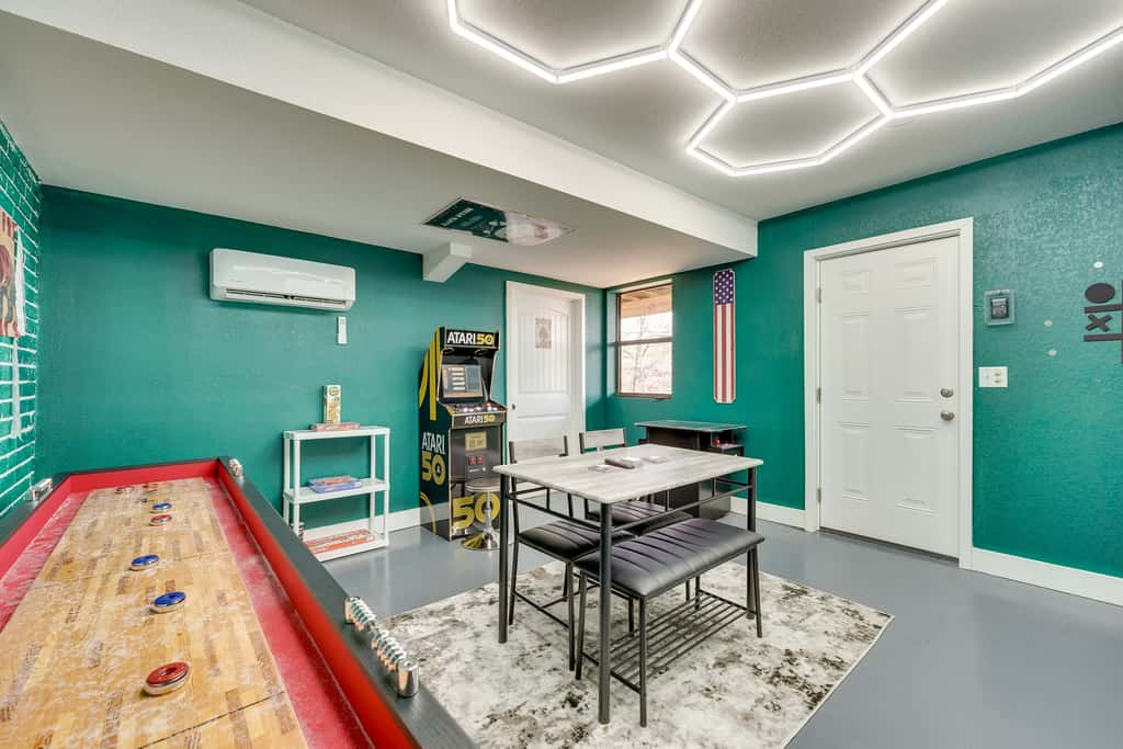 Pet-Friendly Branson Area Home: Hot Tub, Game Room