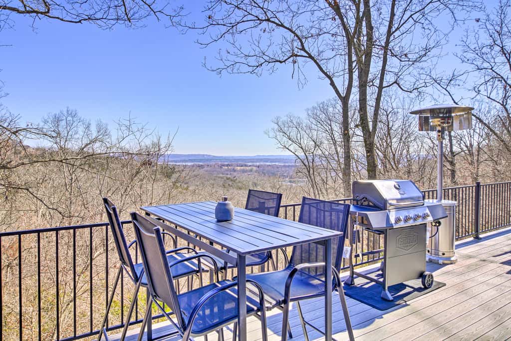 Pet-Friendly Branson Area Home: Hot Tub, Game Room