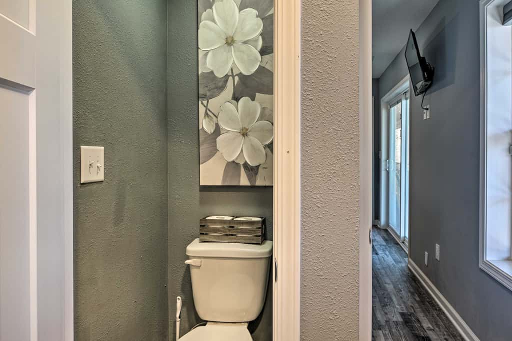 Pet-Friendly Branson Area Home: Hot Tub, Game Room