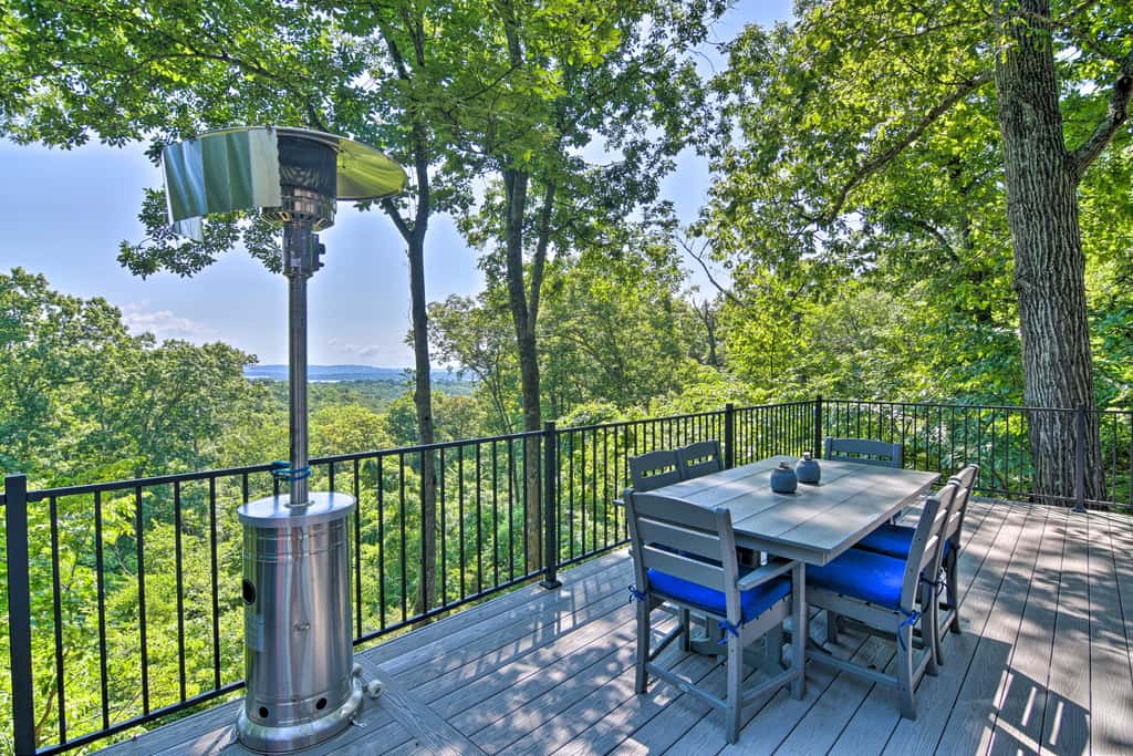 Pet-Friendly Branson Area Home: Hot Tub, Game Room