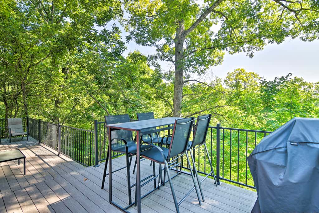 Pet-Friendly Branson Area Home: Hot Tub, Game Room
