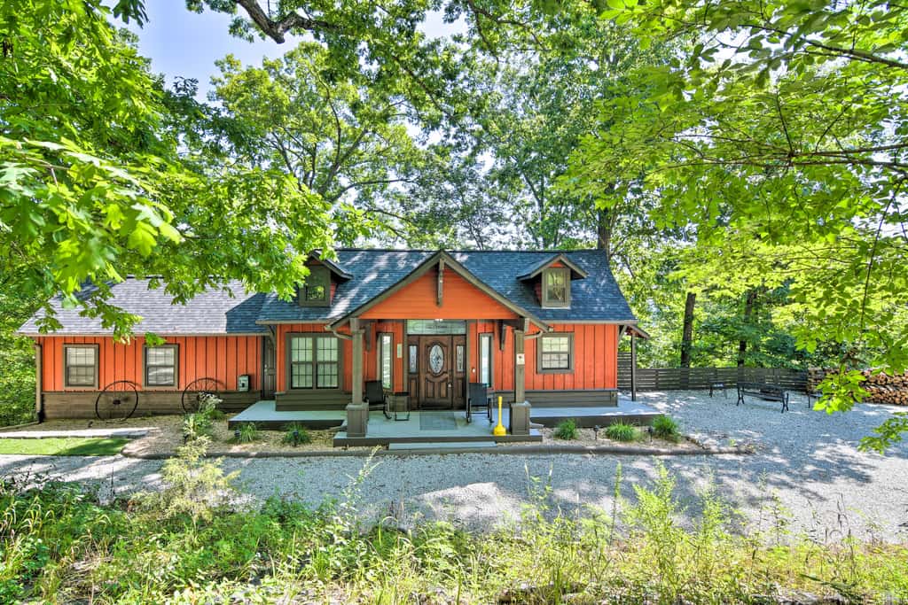 Pet-Friendly Branson Area Home: Hot Tub, Game Room