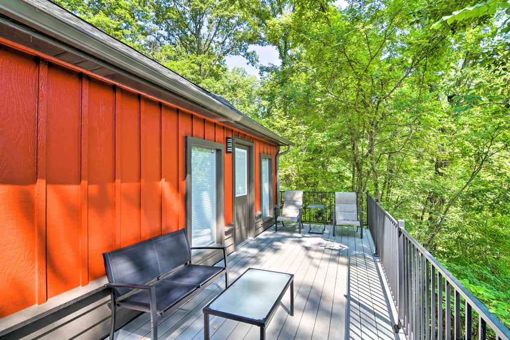 Pet-Friendly Branson Area Home: Hot Tub, Game Room