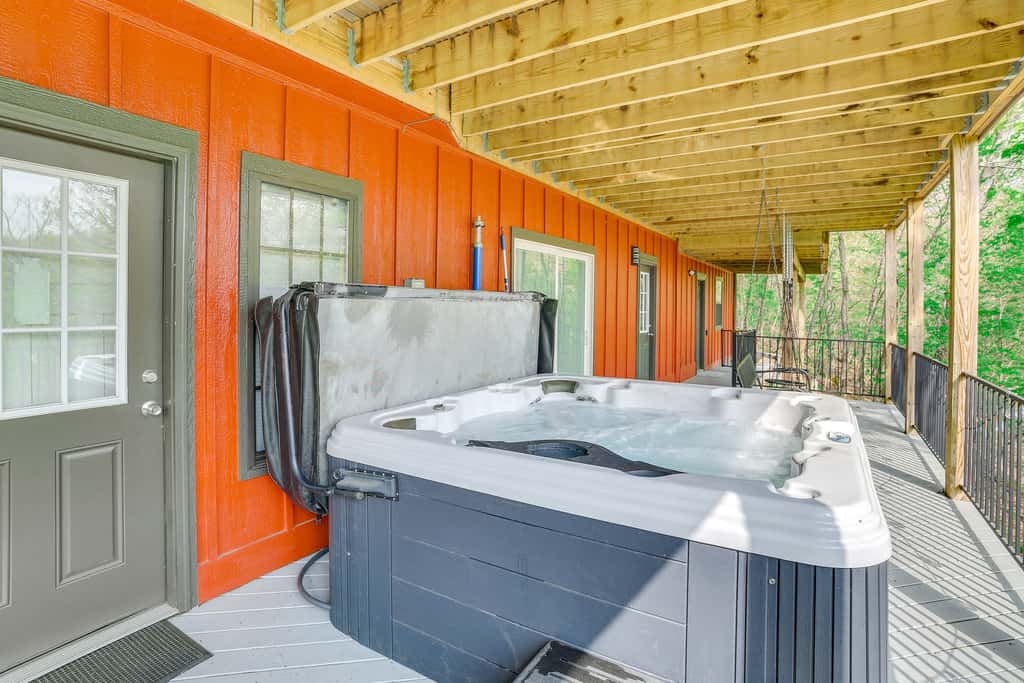 Pet-Friendly Branson Area Home: Hot Tub, Game Room