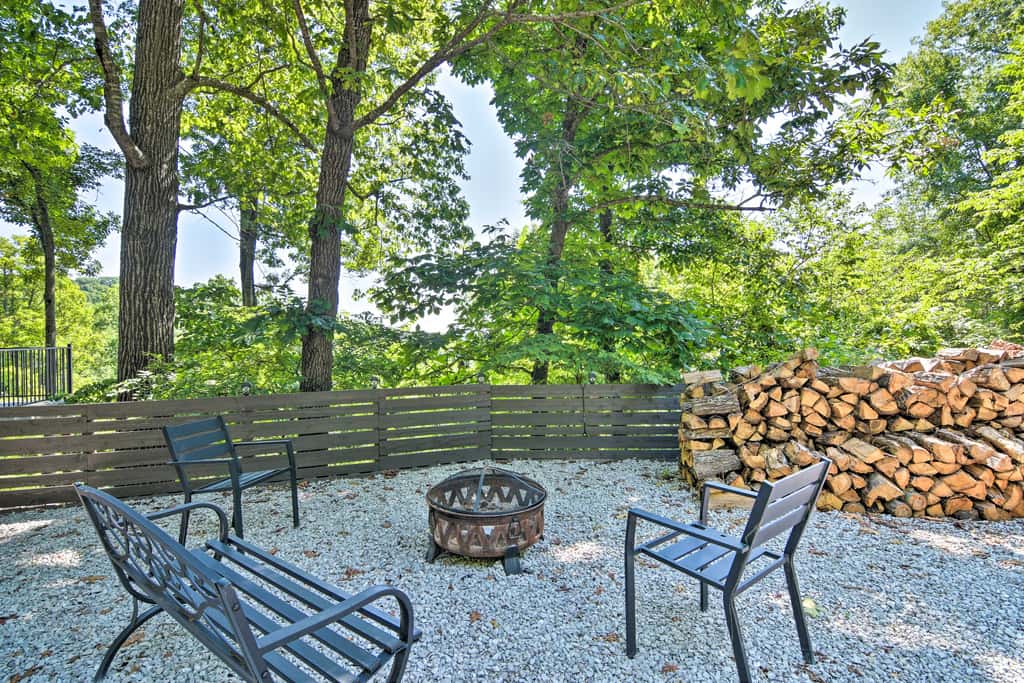 Pet-Friendly Branson Area Home: Hot Tub, Game Room