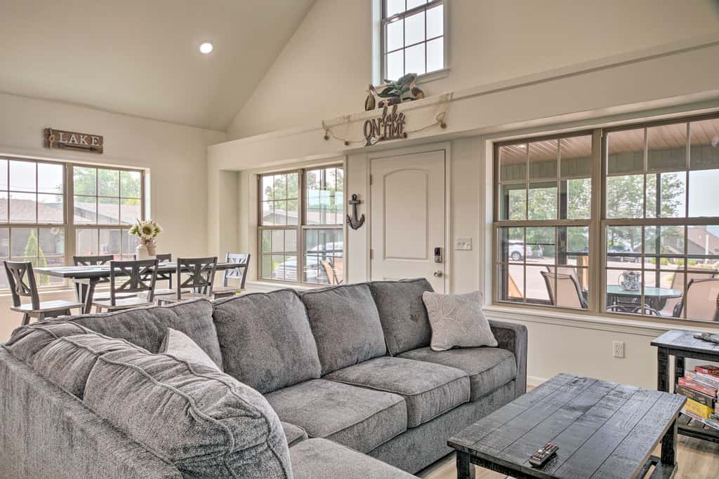 Updated Cabin w/ Direct Lake Access & Pool!