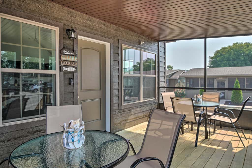 Updated Cabin w/ Direct Lake Access & Pool!