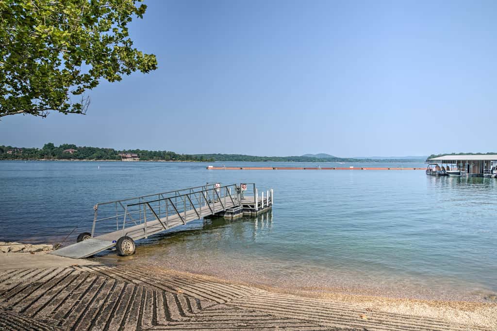 Updated Cabin w/ Direct Lake Access & Pool!