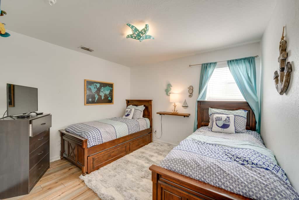 Spacious Home in Gated Resort, 2 Mi to Disney!