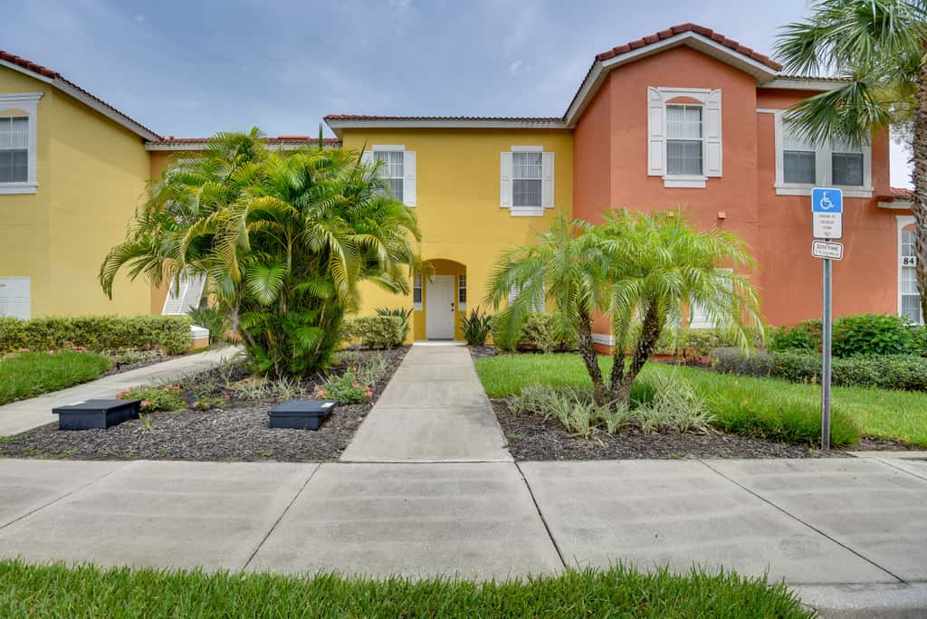 Near Disney & Epic Universe: Home w/ Resort Perks