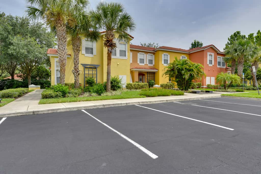 Near Disney & Epic Universe: Home w/ Resort Perks