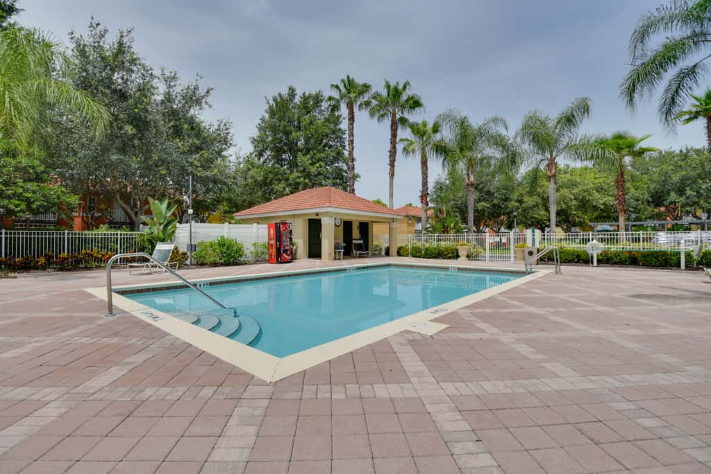 Near Disney & Epic Universe: Home w/ Resort Perks