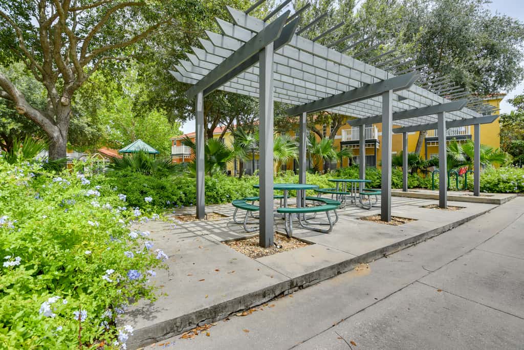 Near Disney & Epic Universe: Home w/ Resort Perks