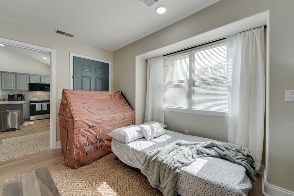 Minutes to SDC | 2 BR Family Retreat