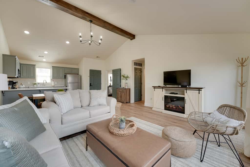 Minutes to SDC | 2 BR Family Retreat