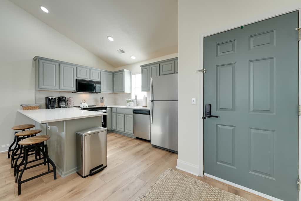 Minutes to SDC | 2 BR Family Retreat