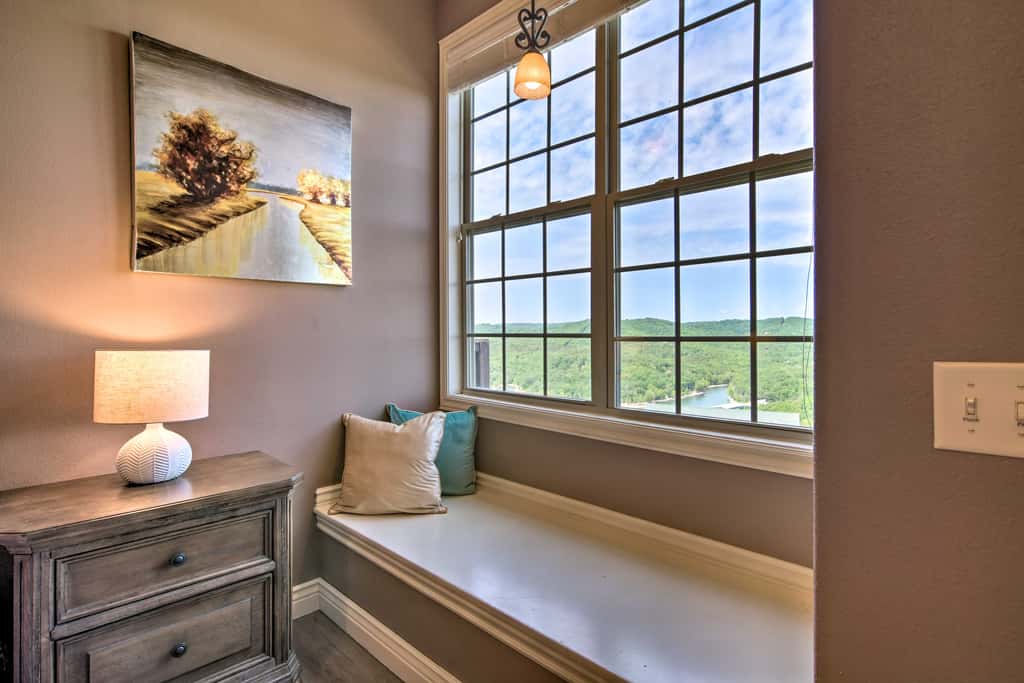 Luxe Mtn-View Condo in Branson w/ Hot Tub Access!
