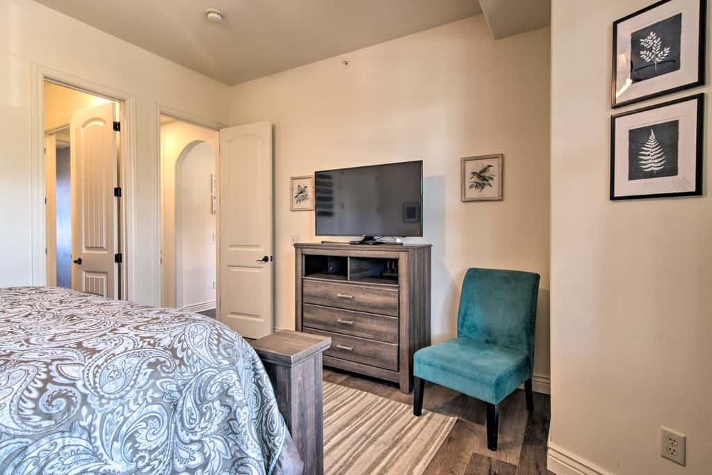 Luxe Mtn-View Condo in Branson w/ Hot Tub Access!