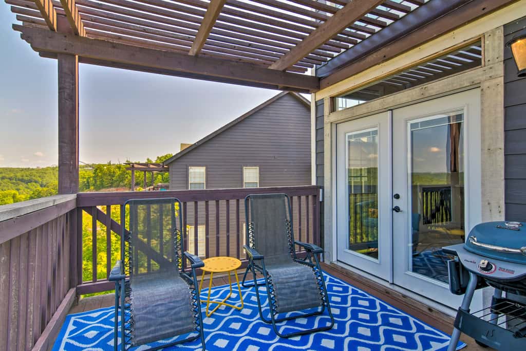 Luxe Mtn-View Condo in Branson w/ Hot Tub Access!