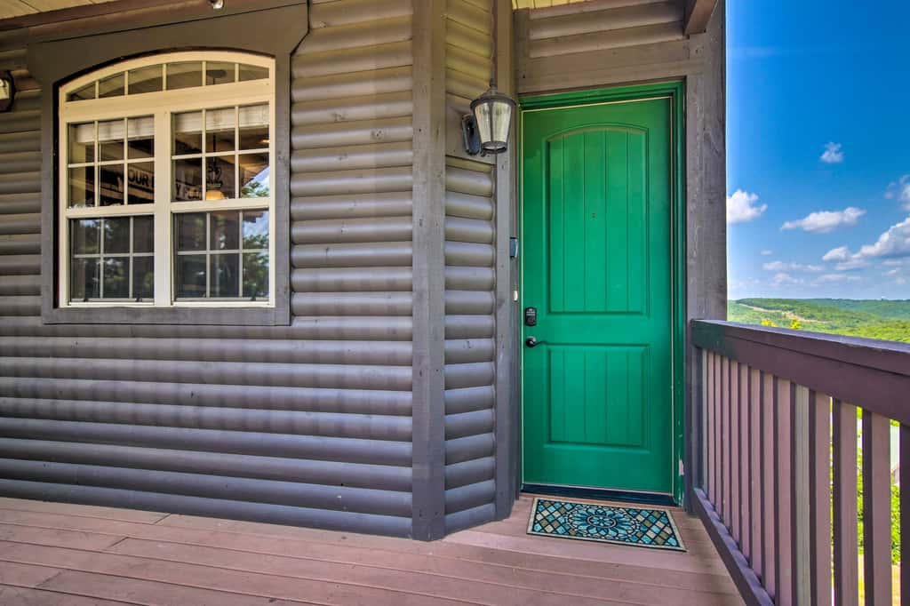 Luxe Mtn-View Condo in Branson w/ Hot Tub Access!
