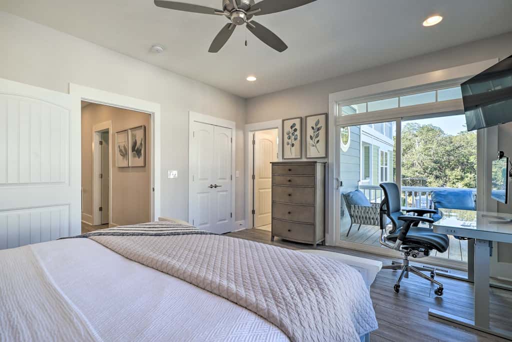 Kure Beach Townhome: Short Walk to the Beach!