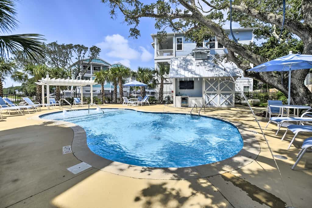 Kure Beach Townhome: Short Walk to the Beach!