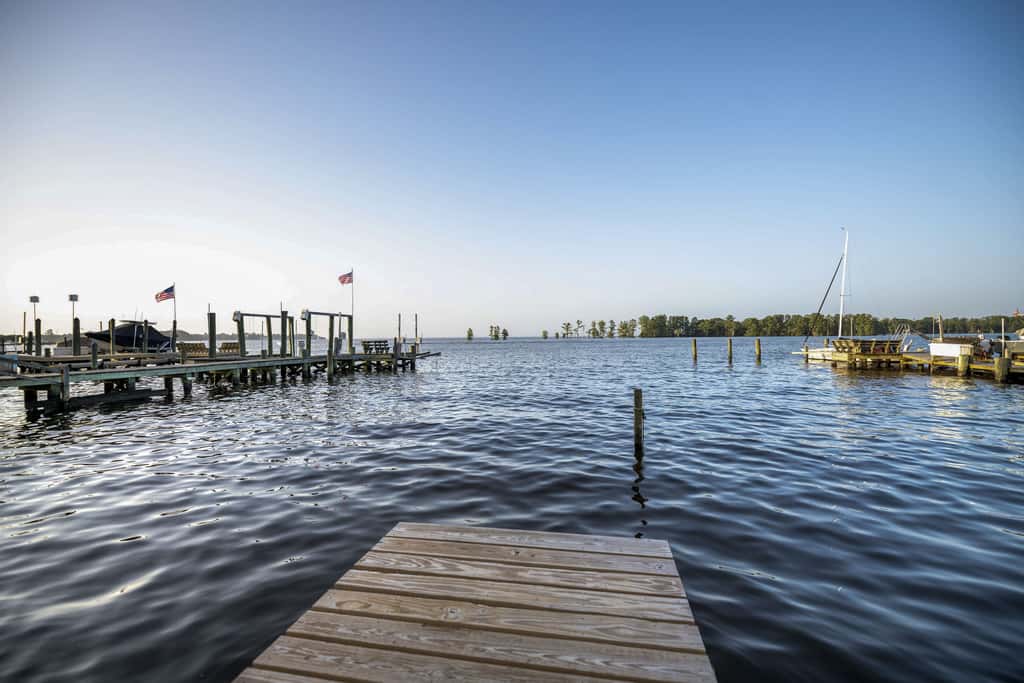 Waterfront Edenton Bay Cottage - Walk to Dtwn
