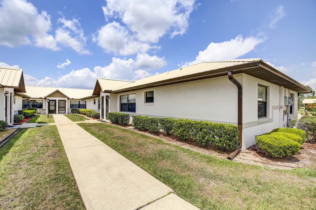 Screened Patio & Grill at Sebring Resort Community