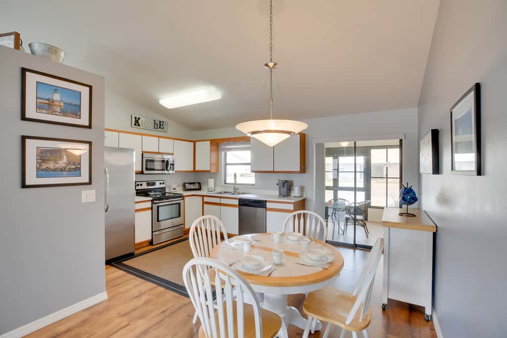 Screened Patio & Grill at Sebring Resort Community