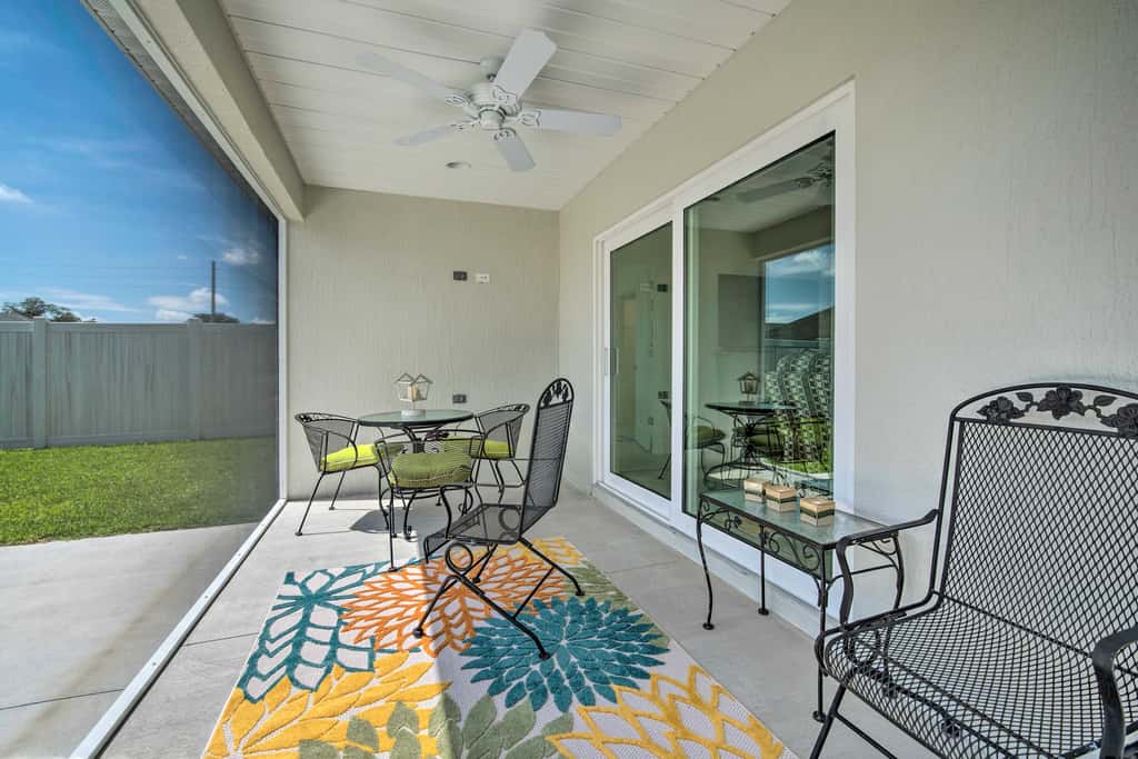 Lanai & Resort Amenities: The Villages Getaway