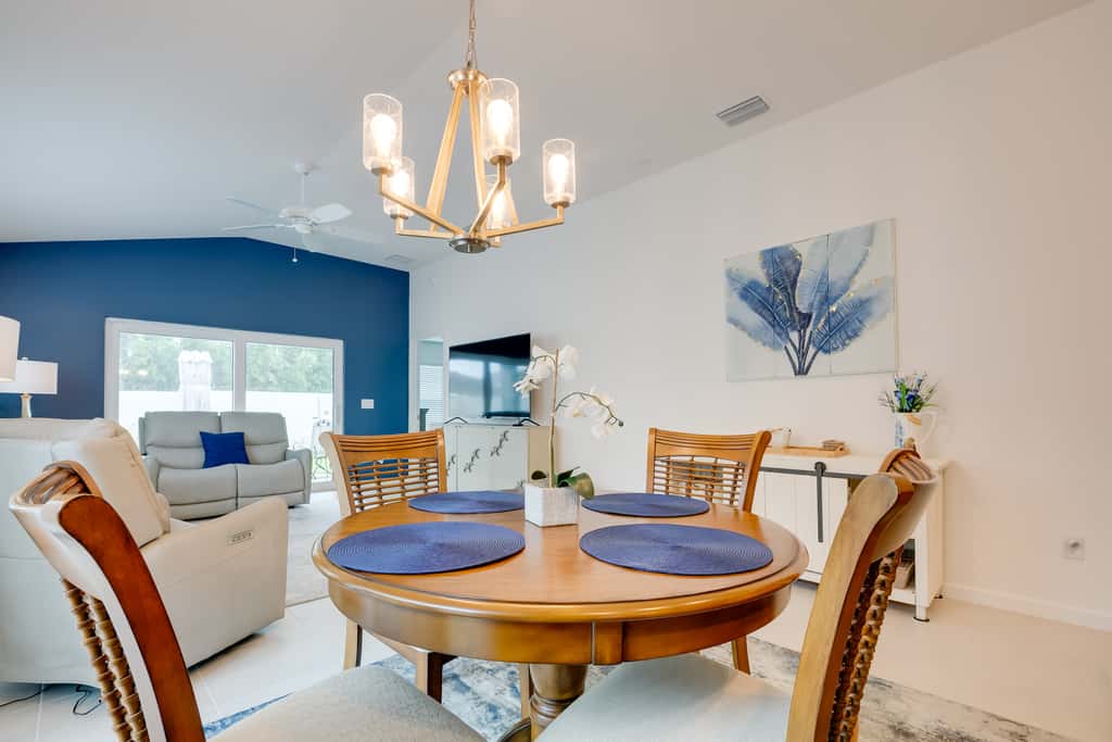 Lanai & Resort Amenities: The Villages Getaway