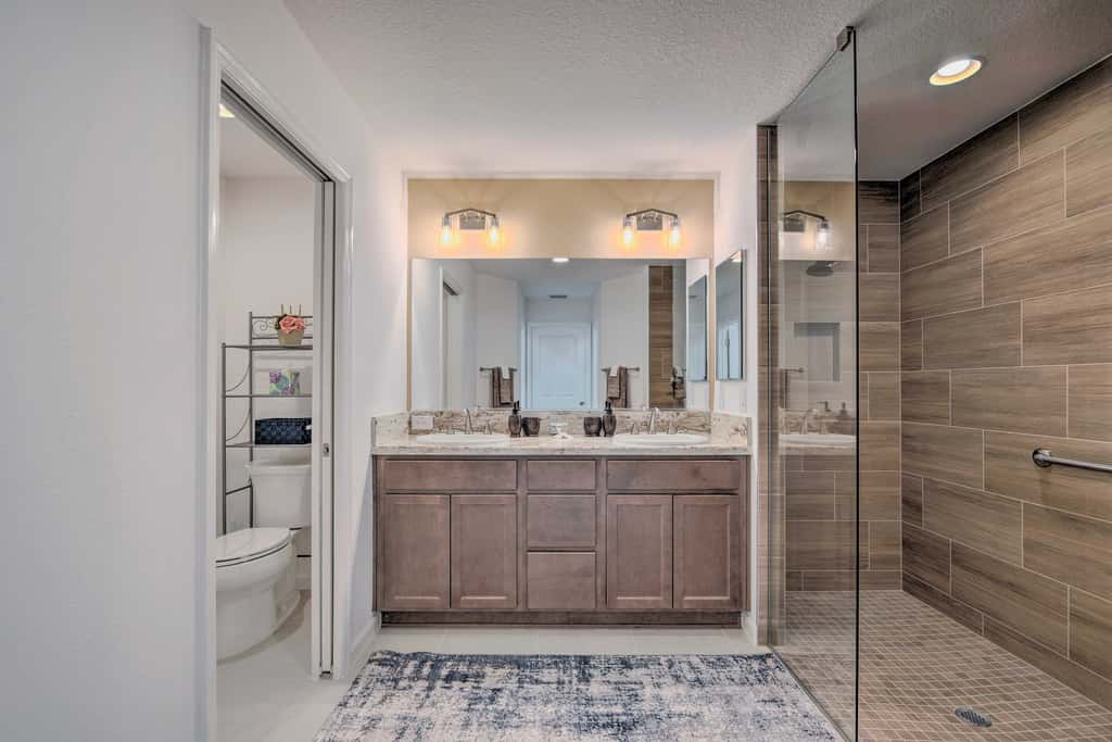 Lanai & Resort Amenities: The Villages Getaway