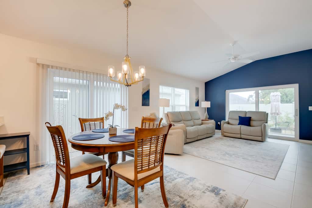 Lanai & Resort Amenities: The Villages Getaway