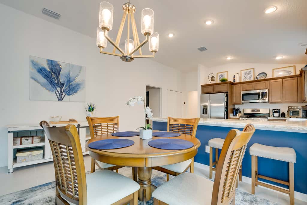 Lanai & Resort Amenities: The Villages Getaway