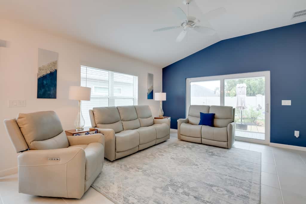 Lanai & Resort Amenities: The Villages Getaway