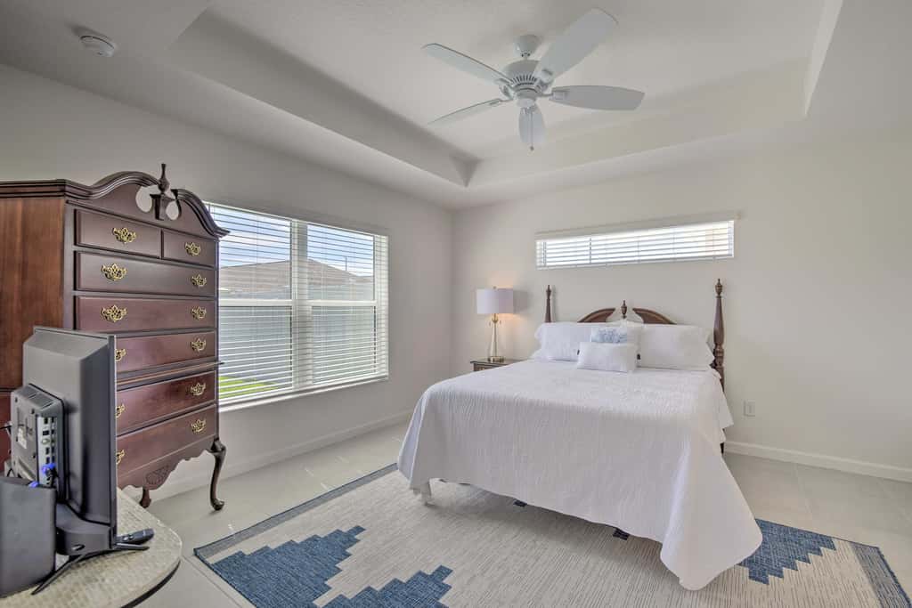 Lanai & Resort Amenities: The Villages Getaway