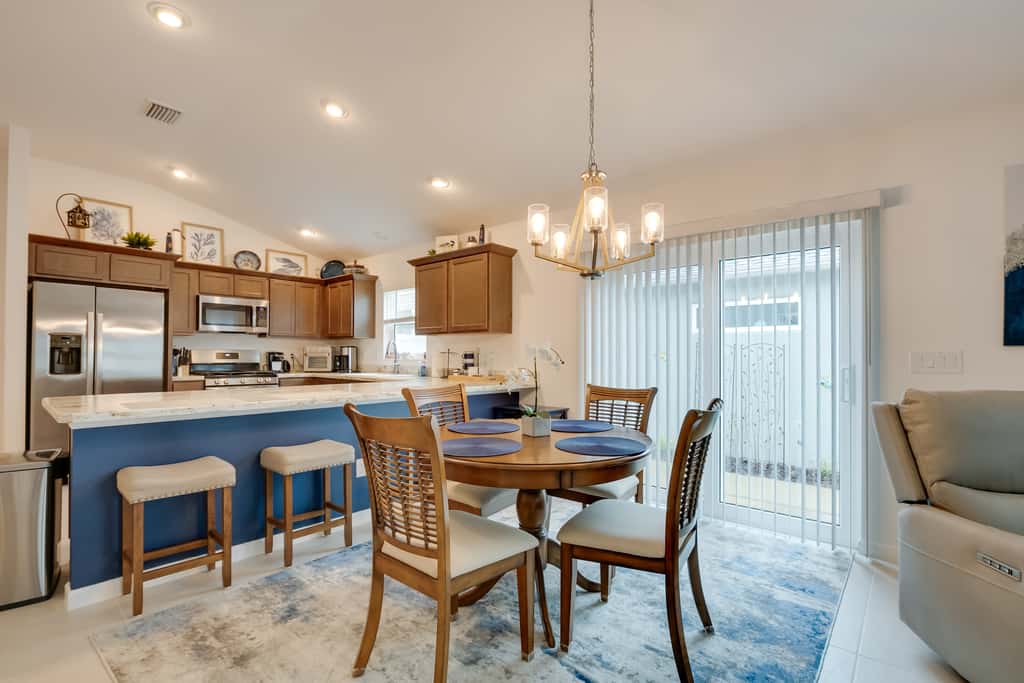 Lanai & Resort Amenities: The Villages Getaway