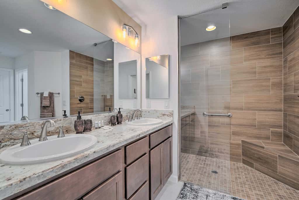 Lanai & Resort Amenities: The Villages Getaway
