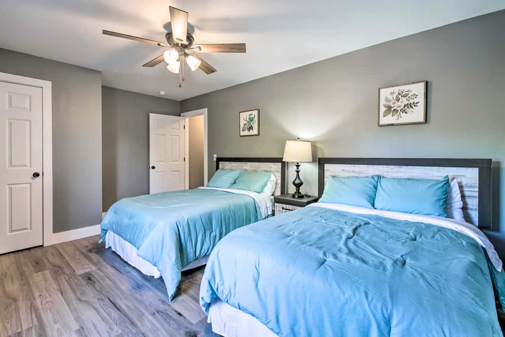 Pet-Friendly Abode, Walk to Table Rock Lake!